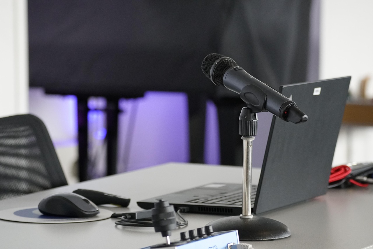 Laptop, conference table, mouse — What You Need to Know About RXS Token